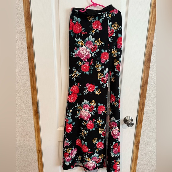 B Darlin Black Maxi Skirt with Red and Pink Floral Design - Picture 1 of 4